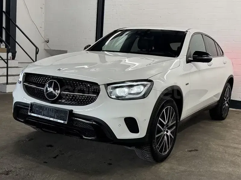 Usado Mercedes GLC300e 320 CV (235 kW) 2021 Blanco SUV
