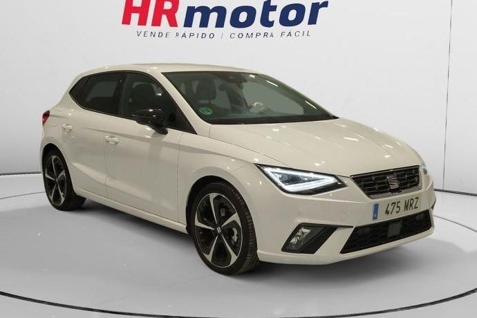Gris Usado 2024 Seat Ibiza FR | 21.110 € (Precio justo) - Imagen 1/4