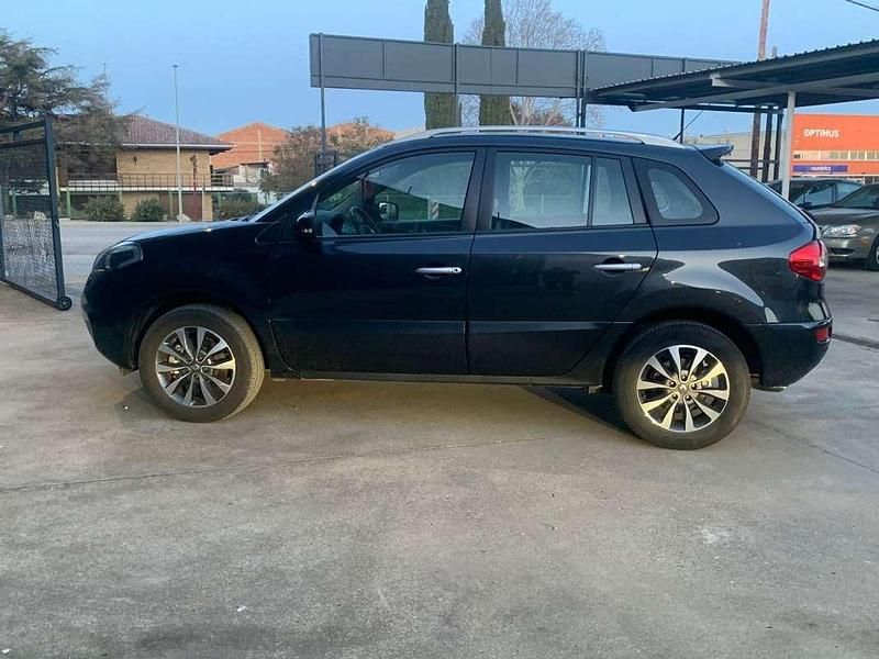 Usado Renault Koleos Dynamique 150 CV (110 kW) 2012 Negro SUV