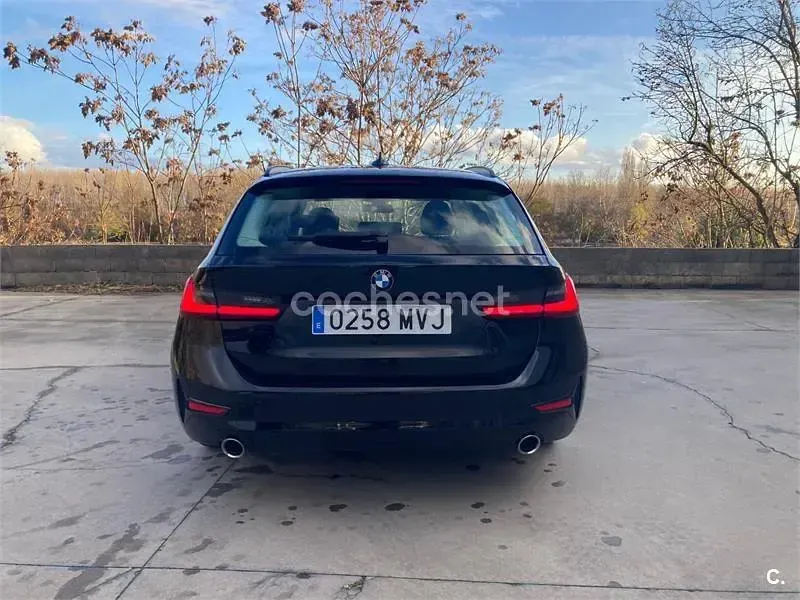 Usado BMW 320 190 CV (139 kW) 2021 Negro Familiar