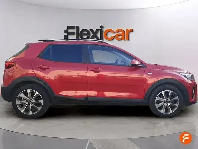 Usado Kia Stonic 100 CV (73 kW) 2020 Rojo SUV