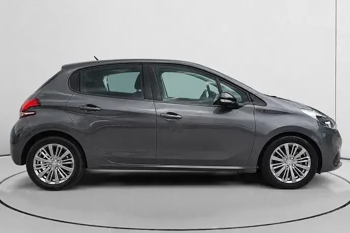 Usado Peugeot 208 Active 102 CV (75 kW) 2019 Utilitario