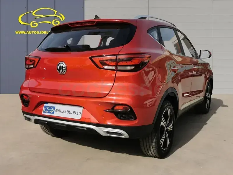 Usado MG ZS Comfort 106 CV (77 kW) 2022 Granate SUV