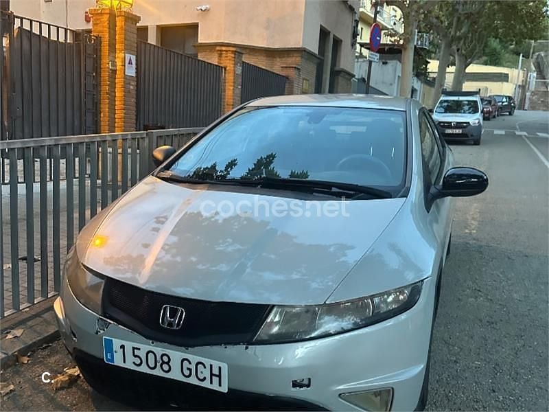 Gris / plata Usado 2008 Honda Civic Sport Berlina | 1500 € - Imagen 1/4