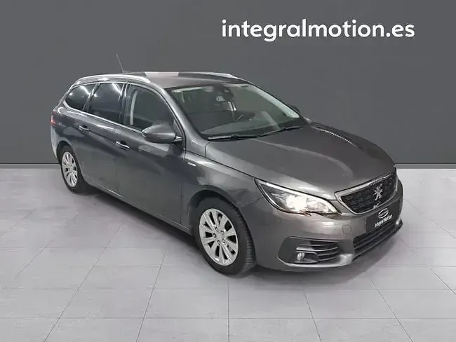 Usado Peugeot 308 SW Style 110 CV (80 kW) 2018 Gris Familiar