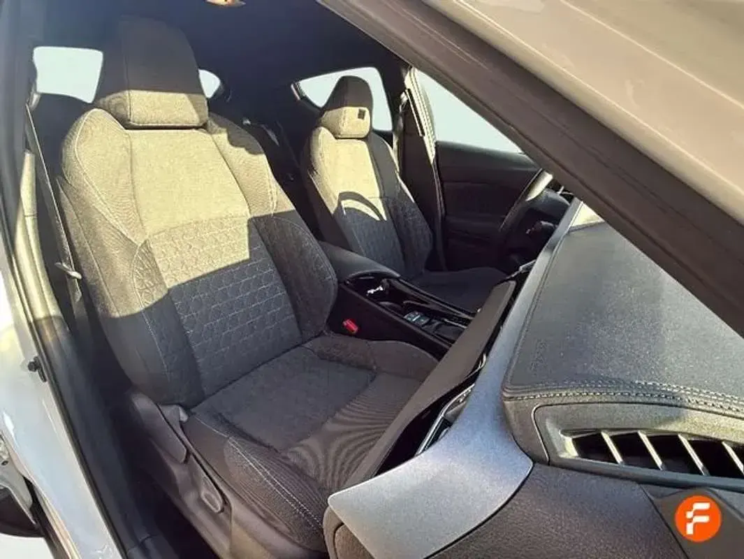 Usado Toyota C-HR Active 122 CV (89 kW) 2021 Blanco SUV
