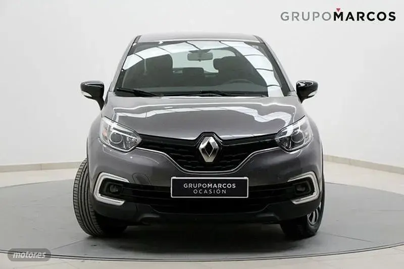 Usado Renault Captur Intens 90 CV (66 kW) 2018 Gris SUV