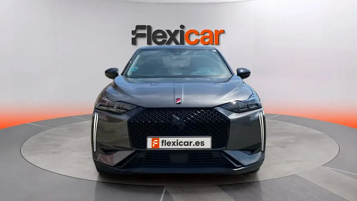 Usado DS Automobiles DS3 Crossback Performance 131 CV (96 kW) 2023 Gris SUV