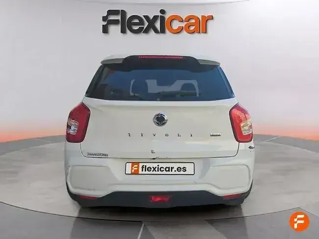 Usado SsangYong Tivoli 163 CV (119 kW) 2023 Blanco SUV