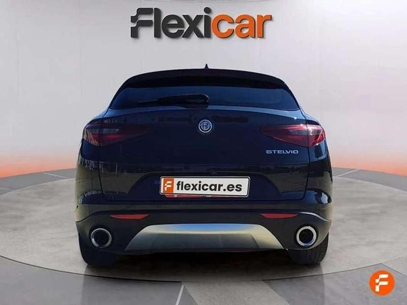 Usado Alfa Romeo Stelvio Executive 190 CV (139 kW) 2020 Negro SUV