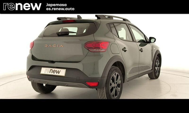 Usado Dacia Sandero Extreme 100 CV (73 kW) 2025 Verde Berlina