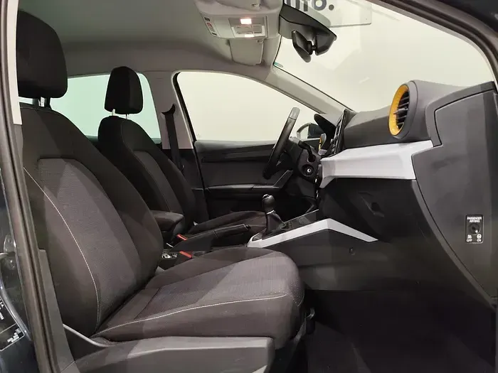 Usado Seat Arona Style 115 CV (84 kW) 2025 Gris SUV