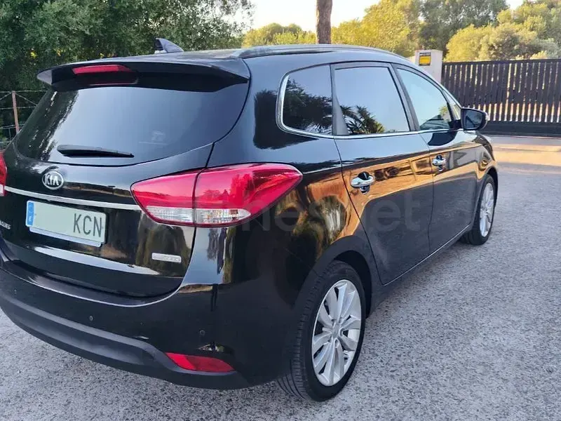 Usado Kia Carens 115 CV (84 kW) 2017 Negro Monovolumen