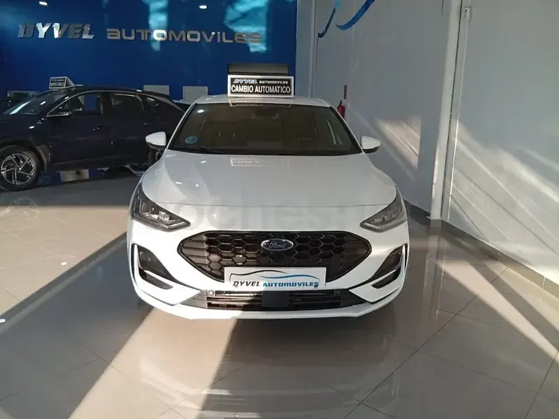 Usado Ford Focus ST-Line 115 CV (84 kW) 2024 Blanco Berlina