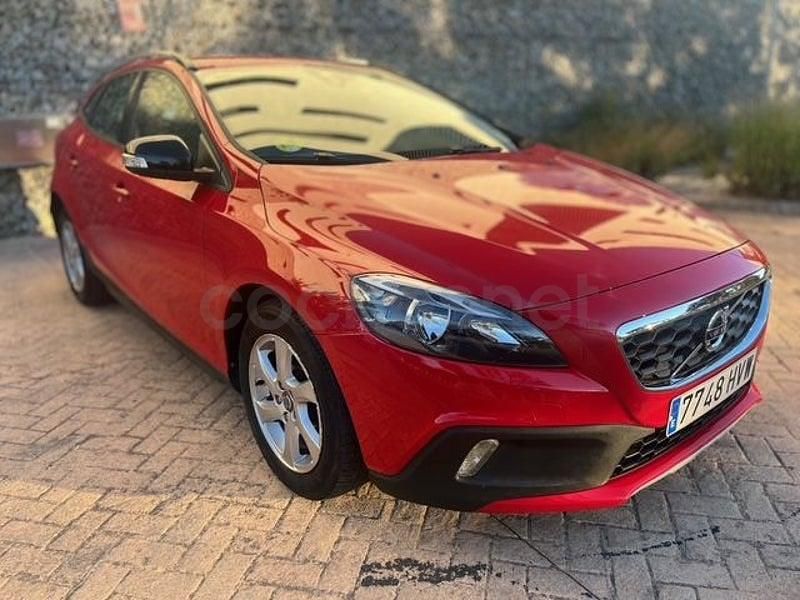 Usado Volvo V40 CC Kinetic 115 CV (84 kW) 2014 Rojo Familiar