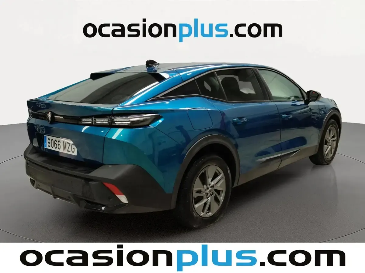 Usado Peugeot 408 Allure 136 CV (100 kW) 2025 Azul SUV
