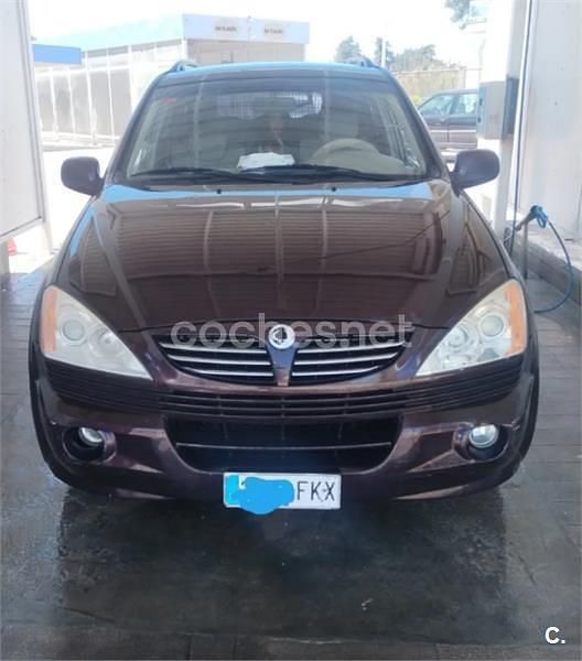 Usado Ssangyong (KGM) Kyron Limited 141 CV (103 kW) 2007 Granate SUV