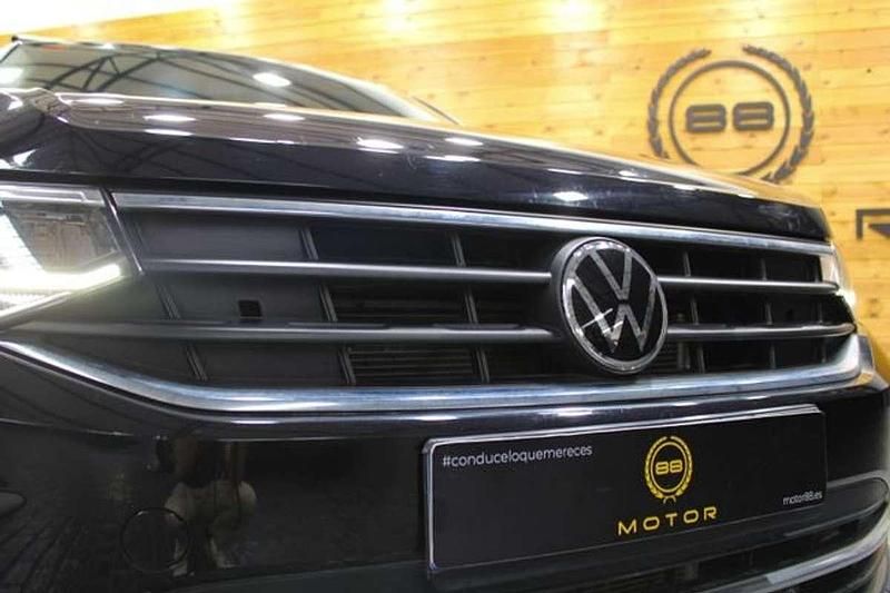 Używany VW Tiguan Sportline 150 KM (110 kW) 2021 Czarny SUV
