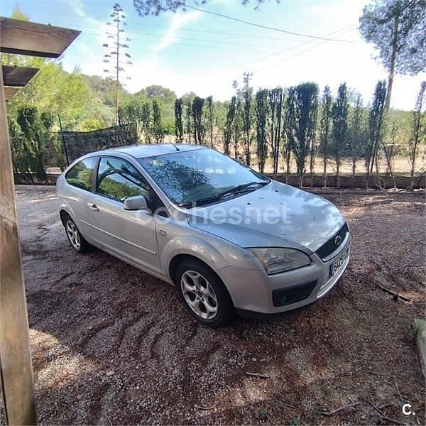 Gris / plata Usado 2008 Ford Focus Trend Berlina | 1500 € (Super precio) - Imagen 1/4