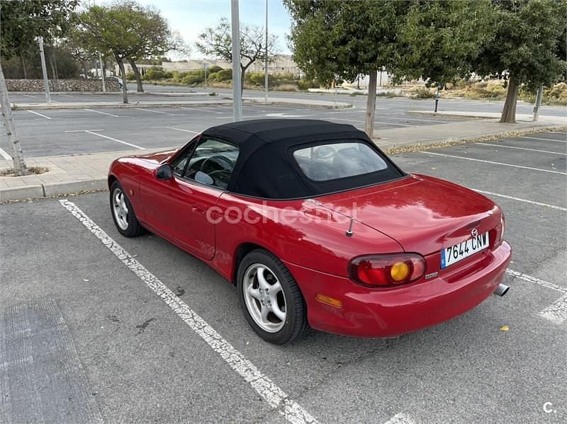 Usado Mazda MX5 110 CV (80 kW) 1998 Rojo Descapotable