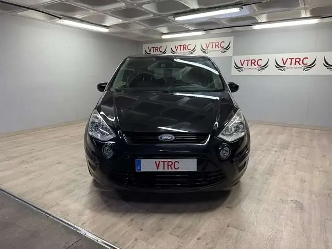 Usado Ford S-MAX Titanium 140 CV (102 kW) 2013 Negro Monovolumen