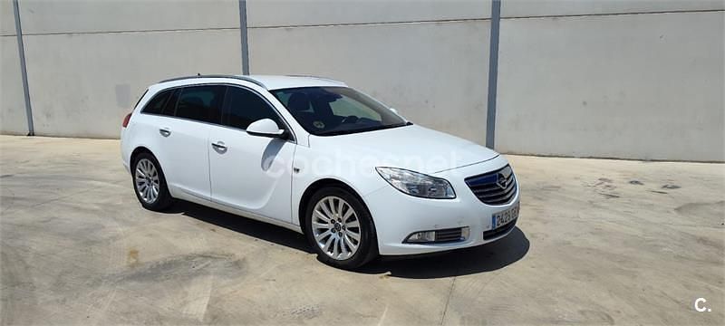 Blanco Usado 2010 Opel Insignia Cosmo Familiar | 4990 € (Un poco caro) - Imagen 1/4