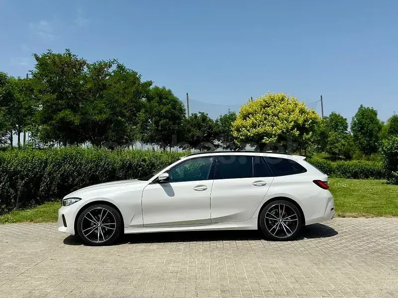 Usado BMW 318 Comfort Edition 150 CV (110 kW) 2023 Blanco Familiar