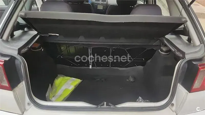 Usado Seat Ibiza Stella 90 CV (66 kW) 2001 Blanco Utilitario