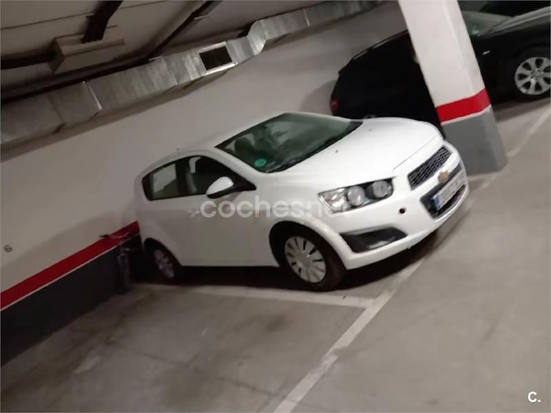 Usado Chevrolet Aveo LT 100 CV (73 kW) 2012 Blanco Berlina
