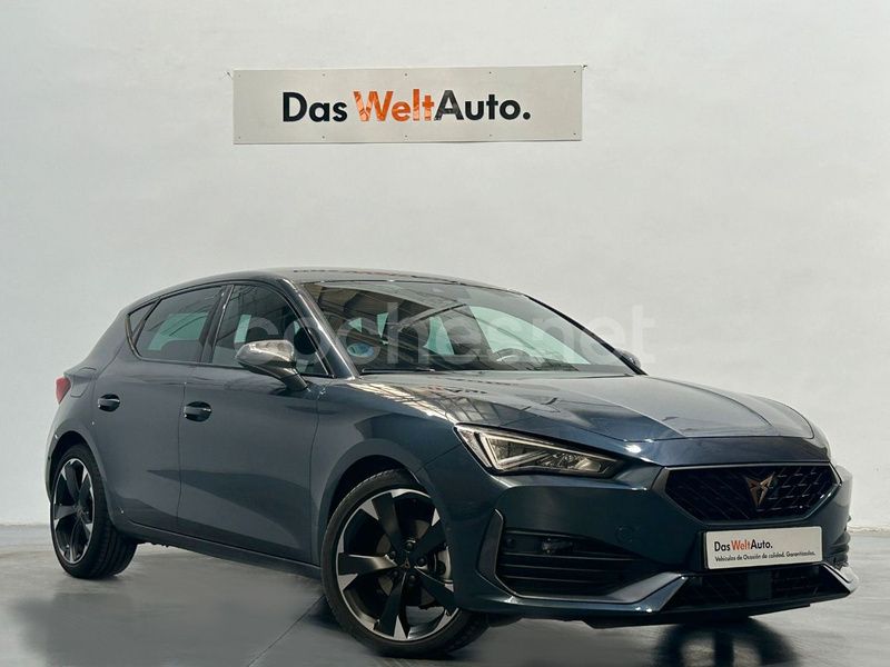 Gris / plata Usado 2024 Cupra Leon Berlina | 25.900 € (Buen precio) - Imagen 1/4