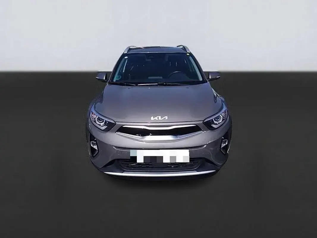 Usado Kia Stonic 120 CV (88 kW) 2023 Verde SUV