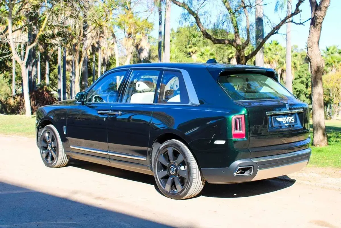 Usado Rolls Royce Cullinan 571 CV (419 kW) 2021 Verde SUV