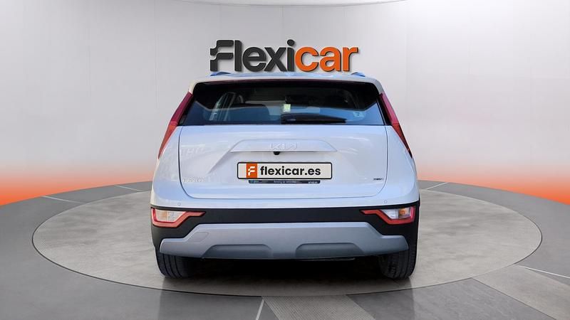 Usado Kia Niro 141 CV (103 kW) 2023 Blanco SUV