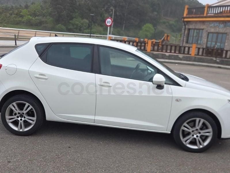 Usado Seat Ibiza Copa 105 CV (77 kW) 2011 Blanco Berlina