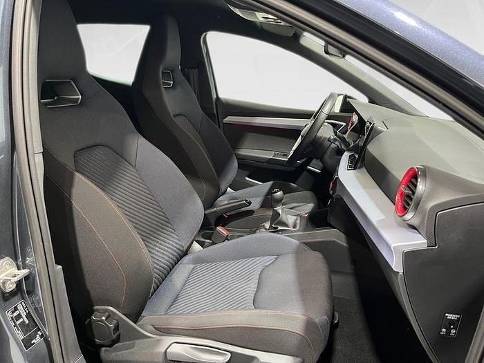 Usado Seat Ibiza FR 115 CV (84 kW) 2025 Gris Utilitario