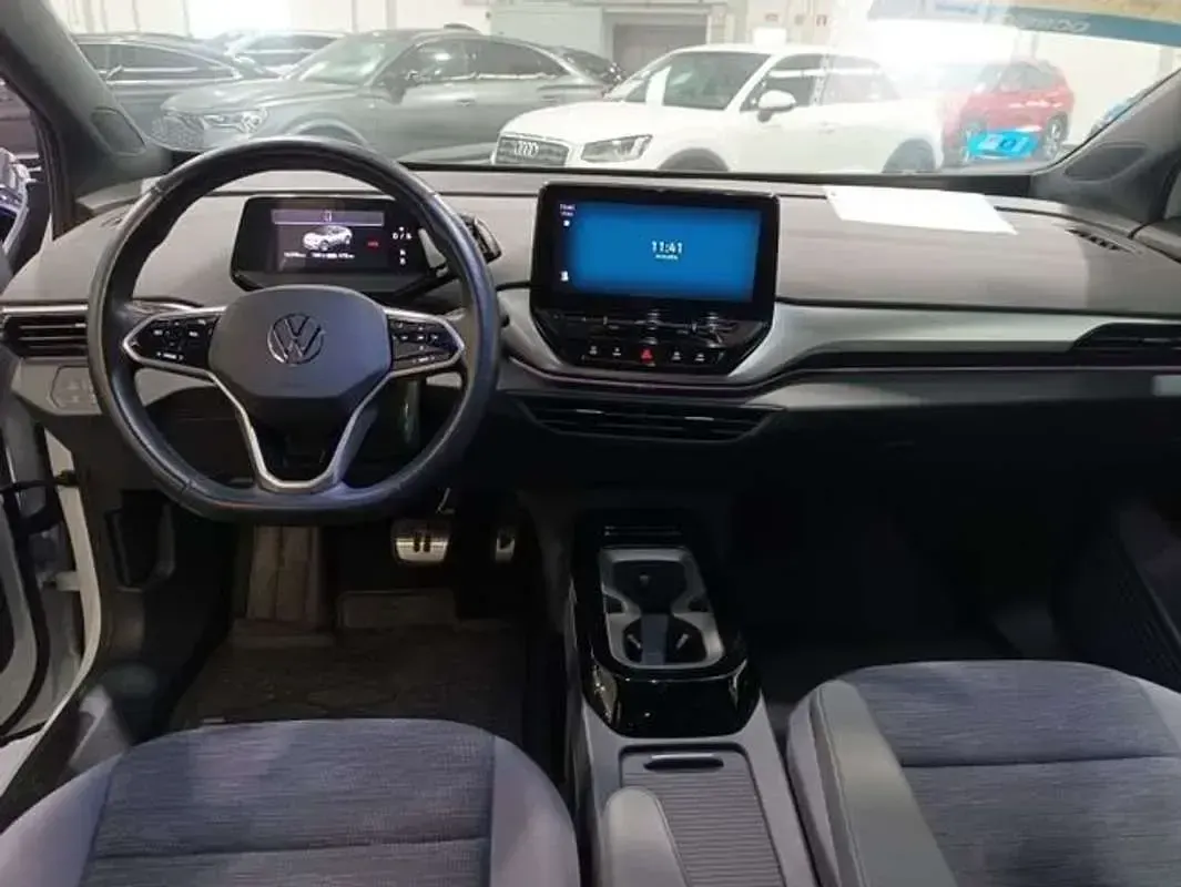 Usado VW ID.4 Pro 150 kW (204 CV) 2025 Gris SUV