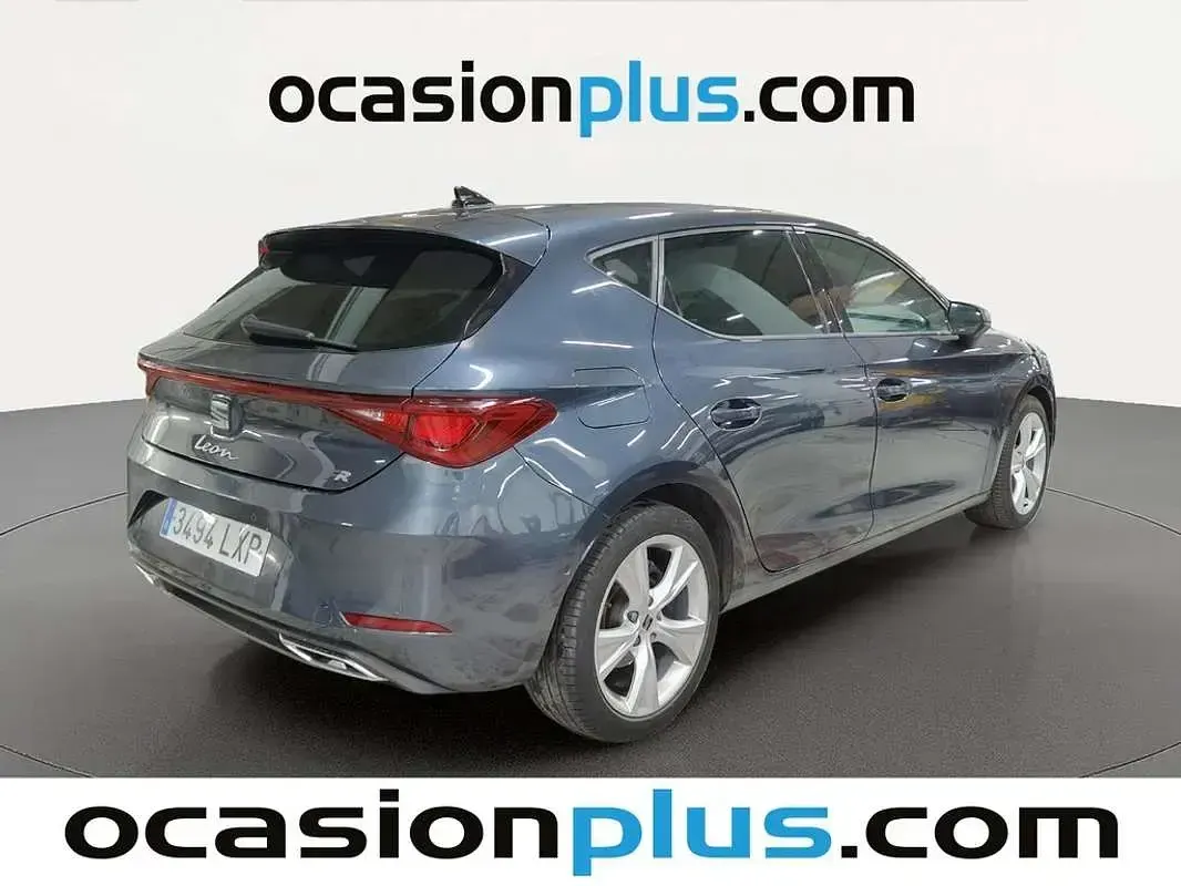 Usado Seat Leon FR 150 CV (110 kW) 2022 Gris Utilitario