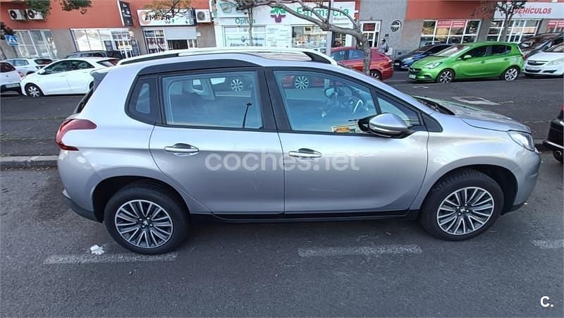 Usado Peugeot 2008 Style 82 CV (60 kW) 2018 Gris / plata SUV