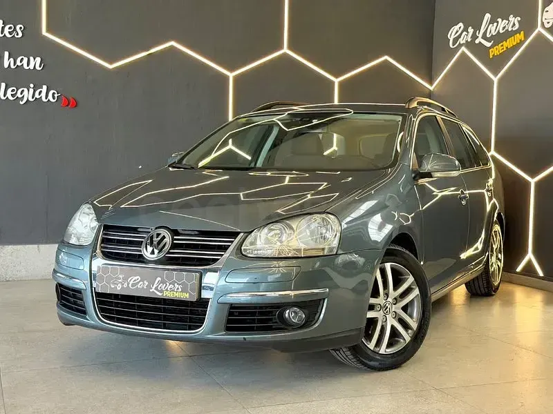 Usado VW Golf VI Highline 105 CV (77 kW) 2008 Gris / plata Utilitario