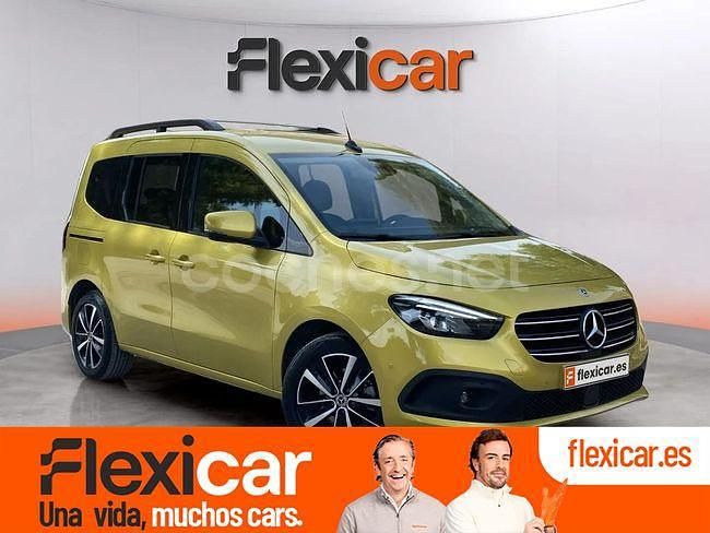 Usado Mercedes T180 116 CV (85 kW) 2024 Amarillo Monovolumen