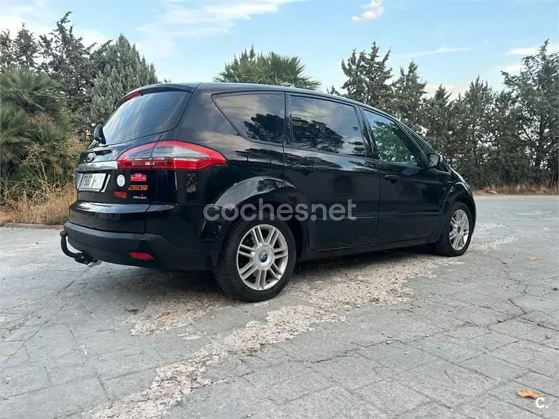 Usado Ford S-MAX Trend 140 CV (102 kW) 2012 Negro Monovolumen