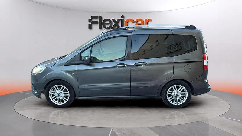 Usado Ford Tourneo Courier Ambiente 100 CV (73 kW) 2018 Gris Monovolumen