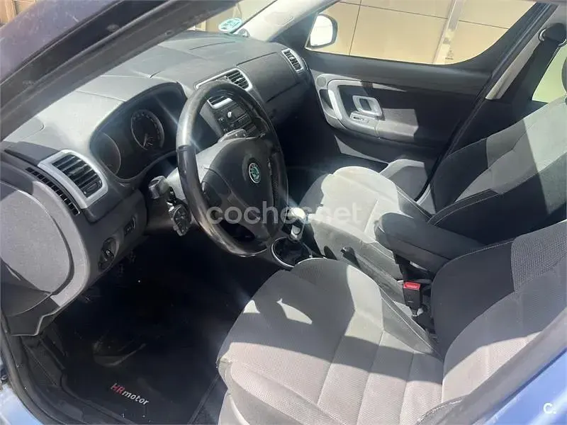 Usado Skoda Roomster 105 CV (77 kW) 2007 Azul Monovolumen