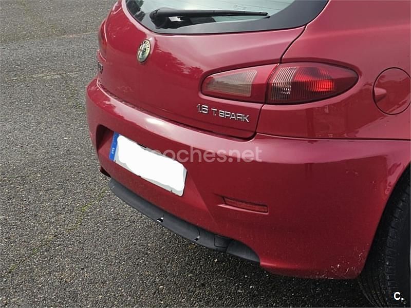 Usado Alfa Romeo 147 Distinctive 105 CV (77 kW) 2008 Rojo Utilitario