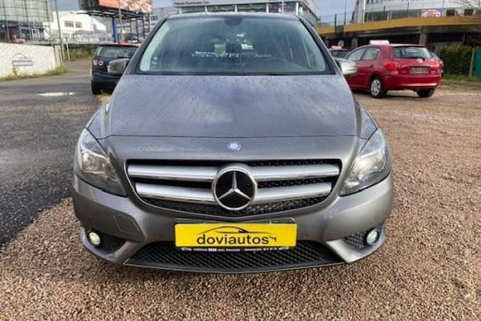 Usado Mercedes B180 110 CV (80 kW) 2014 Monovolumen