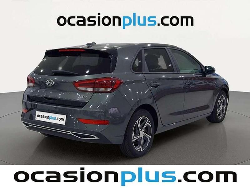 Usado Hyundai i30 120 CV (88 kW) 2022 Gris Utilitario