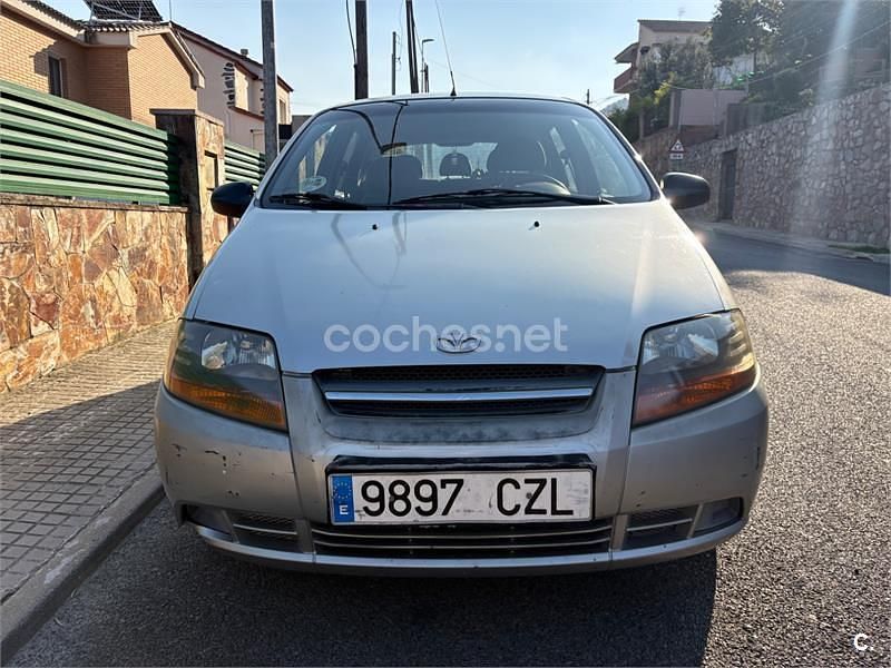 Usado Chevrolet Kalos SE 83 CV (61 kW) 2004 Gris / plata Berlina