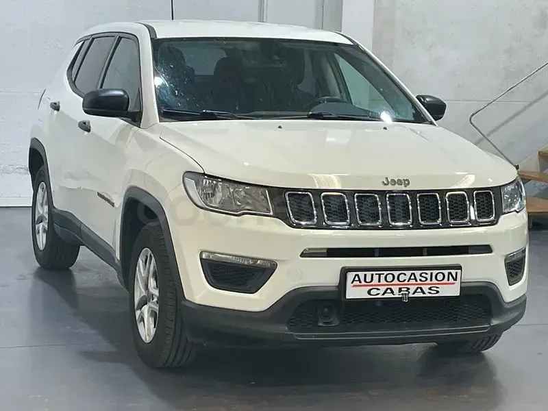 Usado Jeep Compass Sport 140 CV (102 kW) 2018 Blanco SUV