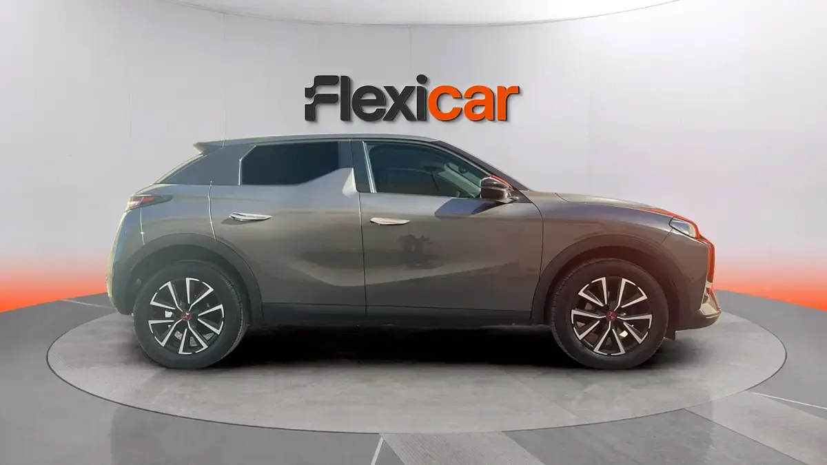 Usado DS Automobiles DS3 Crossback Performance 130 CV (95 kW) 2023 Gris SUV
