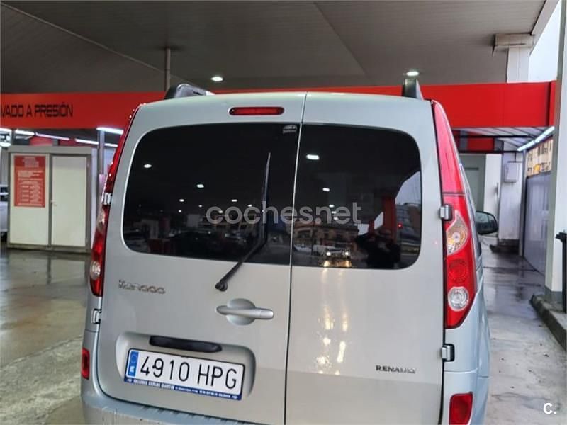 Usado Renault Kangoo Dynamique 90 CV (66 kW) 2013 Gris / plata Monovolumen
